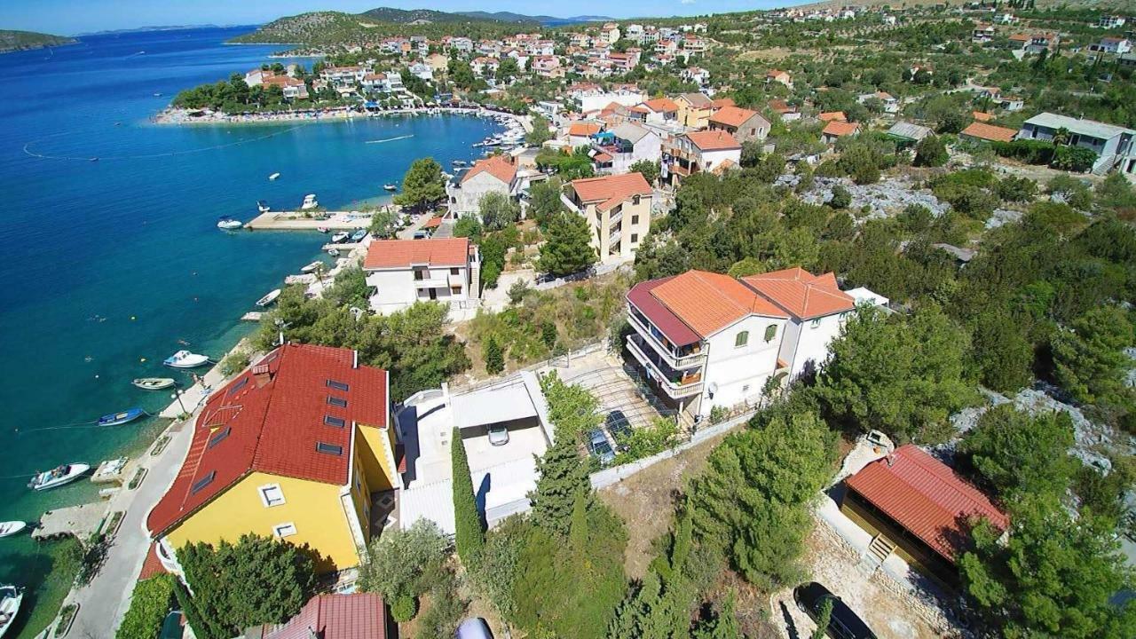 Apartments Karmela Grebaštica エクステリア 写真